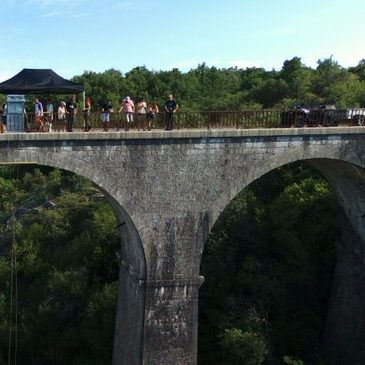 Saut à l'élastique en région Languedoc-Roussillon Saut à l'élastique en région Languedoc-Roussillon