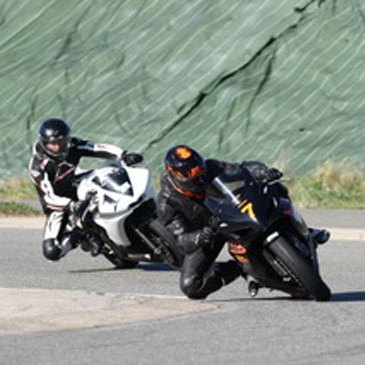 Stage de pilotage moto en région Auvergne