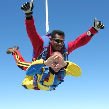Saut en parachute en région Rhône-Alpes Saut en parachute en région Rhône-Alpes