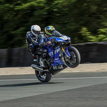 Baptême Moto sur Circuit, département Nièvre Baptême Moto sur Circuit, département Nièvre