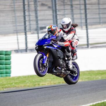 Baptême Moto sur Circuit, département Puy de dôme Baptême Moto sur Circuit, département Puy de dôme