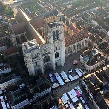 Vol en Montgolfière à Sens - La Vallée de l'Yonne Vol en Montgolfière à Sens - La Vallée de l'Yonne