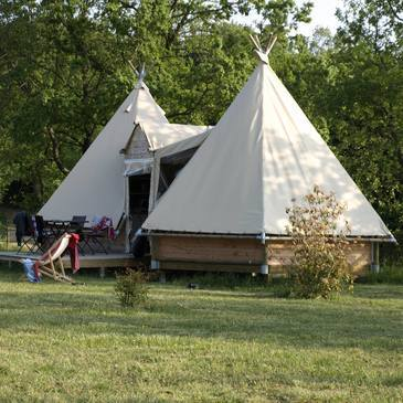 Week-end dans un Tipi près d'Auch Week-end dans un Tipi près d'Auch