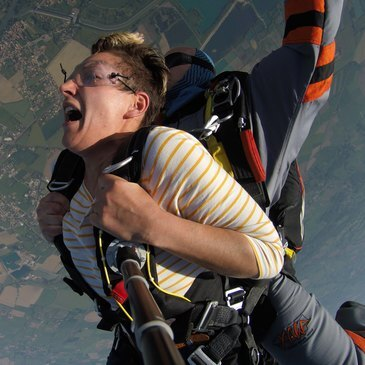 Saut en parachute en région Midi-Pyrénées Saut en parachute en région Midi-Pyrénées