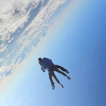 Aérodrome de Blois-Le Breuil, à 1h30 de Chartres, Eure et loir (28) - Saut en parachute Aérodrome de Blois-Le Breuil, à 1h30 de Chartres, Eure et loir (28) - Saut en parachute