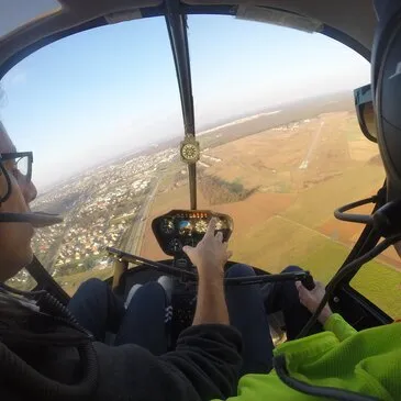 Pilotage d'Hélicoptère Robinson à Colmar Pilotage d'Hélicoptère Robinson à Colmar
