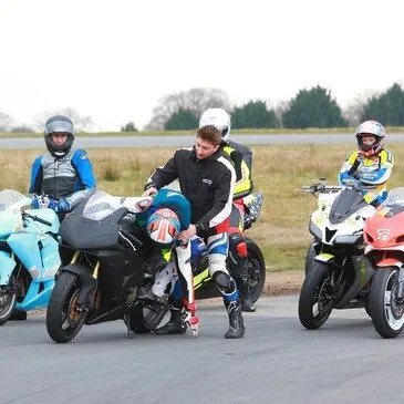 Stage de pilotage moto, département Allier Stage de pilotage moto, département Allier