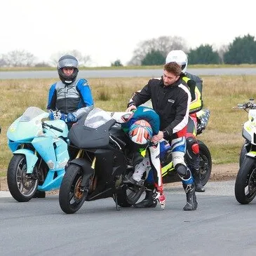 Stage de pilotage moto, département Eure et loir Stage de pilotage moto, département Eure et loir