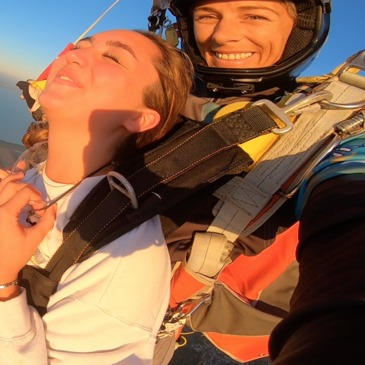 Saut en parachute proche Aérodrome de Soulac-sur-Mer Saut en parachute proche Aérodrome de Soulac-sur-Mer