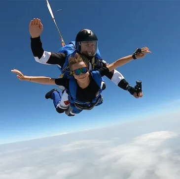 Saut en Parachute Tandem à Soulac-sur-Mer Saut en Parachute Tandem à Soulac-sur-Mer