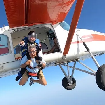 Saut en parachute, département Gironde Saut en parachute, département Gironde