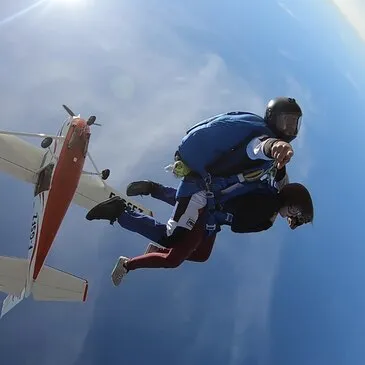 Saut en parachute en région Aquitaine Saut en parachute en région Aquitaine