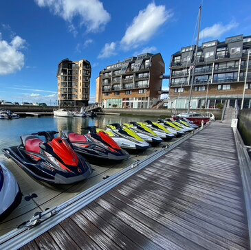 Offrir Jet ski Scooter des mers en Normandie Offrir Jet ski Scooter des mers en Normandie