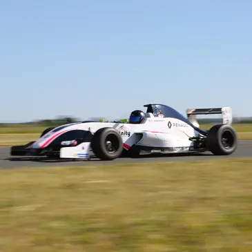 Stage en Formule Renault 2.0 - Circuit de Fontenay-le-Comte en région Pays-de-la-Loire Stage en Formule Renault 2.0 - Circuit de Fontenay-le-Comte en région Pays-de-la-Loire