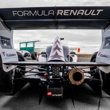 Stage en Formule Renault 2000 - Circuit de Fontenay-le-Comte en région Pays-de-la-Loire