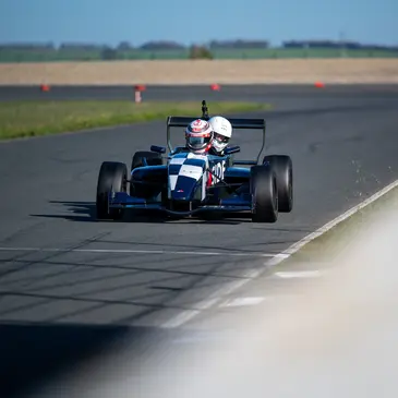 Baptême en Formule 1 proche Circuit de Fontenay-le-Comte Baptême en Formule 1 proche Circuit de Fontenay-le-Comte