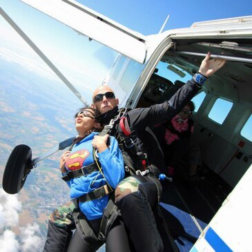 Saut en parachute en région Pays-de-la-Loire Saut en parachute en région Pays-de-la-Loire
