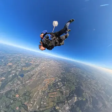 Saut en Parachute Tandem près de Rennes en région Bretagne Saut en Parachute Tandem près de Rennes en région Bretagne