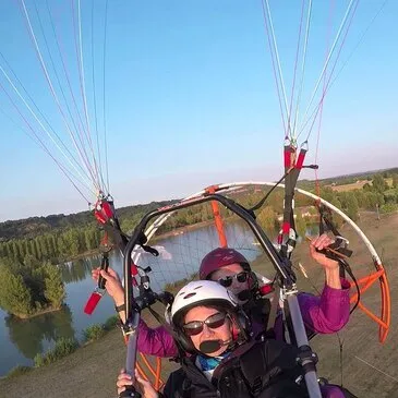 Baptême en Paramoteur près de Toulouse Baptême en Paramoteur près de Toulouse