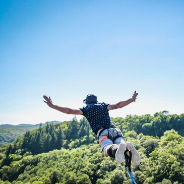 Week-end à Saint-Lô et Saut à l'Élastique en Normandie Week-end à Saint-Lô et Saut à l'Élastique en Normandie