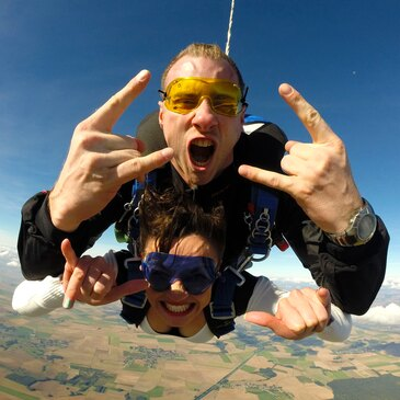 Saut en parachute en région Ile-de-France Saut en parachute en région Ile-de-France