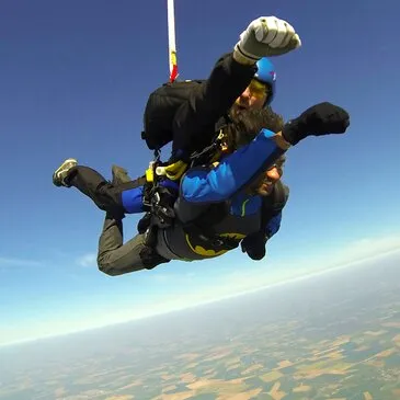 Aérodrome de Frétoy-le-Château, à 1h20 min de Meaux, Seine et marne (77) - Saut en parachute Aérodrome de Frétoy-le-Château, à 1h20 min de Meaux, Seine et marne (77) - Saut en parachute