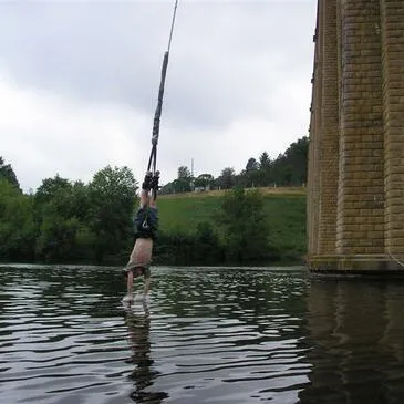 Saut à l'élastique, département Haute vienne Saut à l'élastique, département Haute vienne