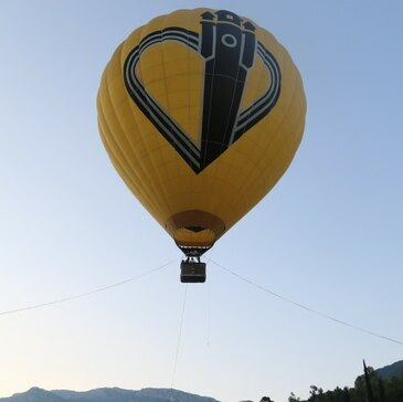 Baptême de l'air montgolfière proche Oraison, à 45 min d'Aix-en-Provence Baptême de l'air montgolfière proche Oraison, à 45 min d'Aix-en-Provence