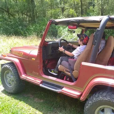 Initiation au Pilotage 4x4 pour Enfant près d'Auch Initiation au Pilotage 4x4 pour Enfant près d'Auch