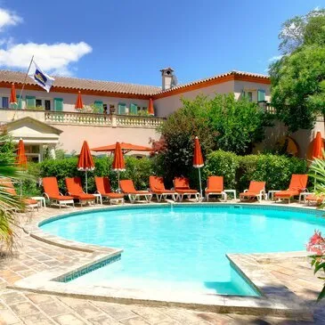 Week-End en Amoureux à Nîmes Week-End en Amoureux à Nîmes