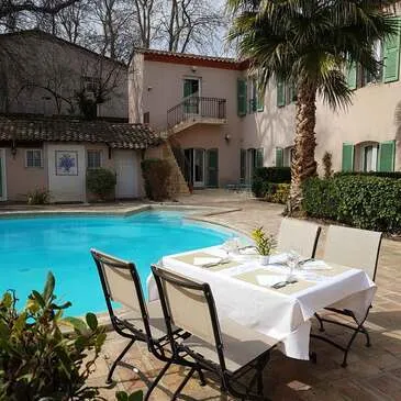 Week end en Amoureux proche Nîmes Week end en Amoureux proche Nîmes