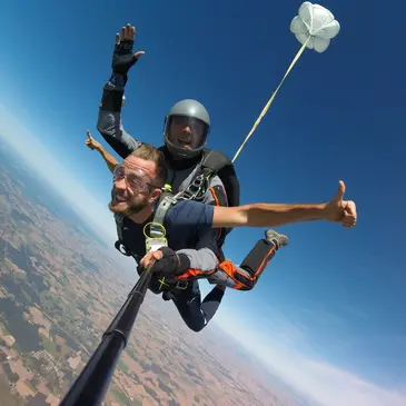 Saut en parachute proche Aérodrome de Montargis-Vimory, à 1h30 de Versailles