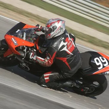 Stage de Pilotage Moto - Circuit de Bresse en région Bourgogne Stage de Pilotage Moto - Circuit de Bresse en région Bourgogne