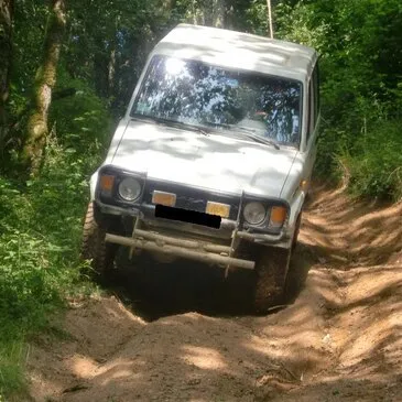 Stage de pilotage 4x4 en région Poitou-Charentes Stage de pilotage 4x4 en région Poitou-Charentes