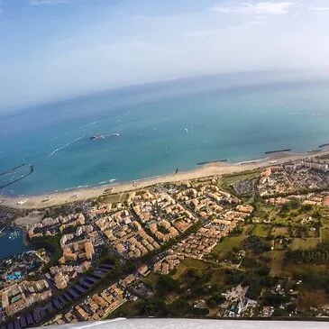 Baptême en Hélicoptère à Agde en région Languedoc-Roussillon Baptême en Hélicoptère à Agde en région Languedoc-Roussillon