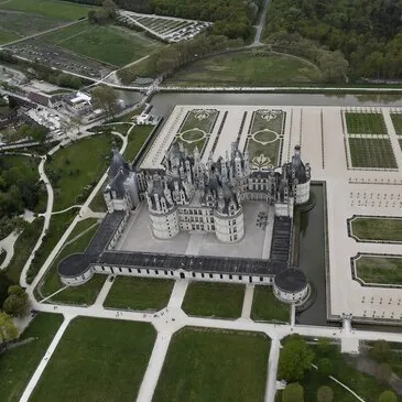 Vol en Montgolfière à Blois - Vallée de la Loire en région Centre Vol en Montgolfière à Blois - Vallée de la Loire en région Centre