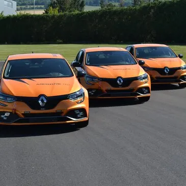 Circuit d'Issoire, Puy de dôme (63) - Stage de Pilotage Berline Sportive Circuit d'Issoire, Puy de dôme (63) - Stage de Pilotage Berline Sportive