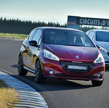 Circuit d'Issoire, Puy de dôme (63) - Stage de Pilotage Berline Sportive Circuit d'Issoire, Puy de dôme (63) - Stage de Pilotage Berline Sportive