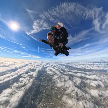 Aérodrome de la Flèche, à 45 min d&#39;Angers, Maine et loire (49) - Saut en parachute