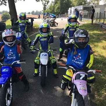 Stage de Pilotage pour Enfant en région Poitou-Charentes Stage de Pilotage pour Enfant en région Poitou-Charentes