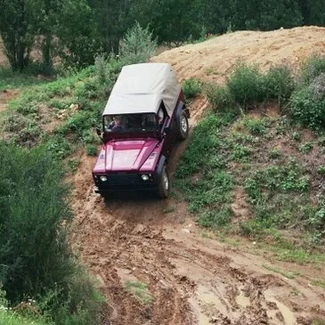 Stage de pilotage 4x4 en région Pays-de-la-Loire Stage de pilotage 4x4 en région Pays-de-la-Loire