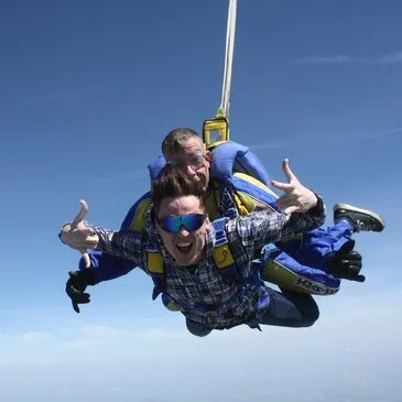 Saut en Parachute Tandem près de Laon Saut en Parachute Tandem près de Laon
