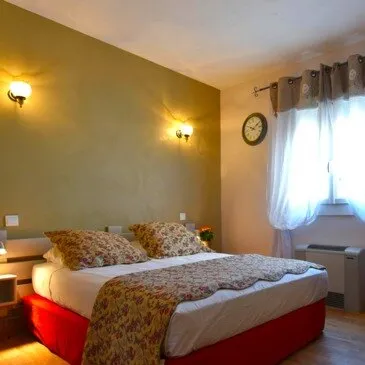 Entraigues-sur-la-Sorgue, à 10 min d'Avignon, Vaucluse (84) - Week end en Amoureux Entraigues-sur-la-Sorgue, à 10 min d'Avignon, Vaucluse (84) - Week end en Amoureux