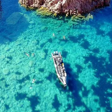 Balade en Bateau dans les Calanques de Piana Balade en Bateau dans les Calanques de Piana