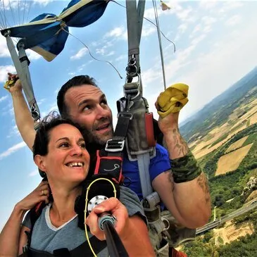 Saut en parachute, département Puy de dôme