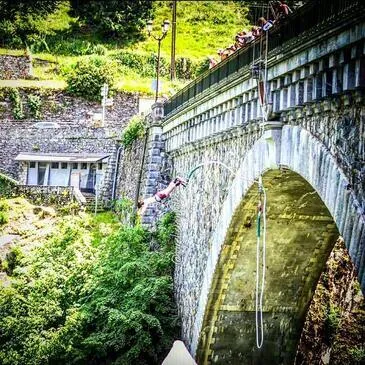 Saut à l'élastique en région Rhône-Alpes Saut à l'élastique en région Rhône-Alpes