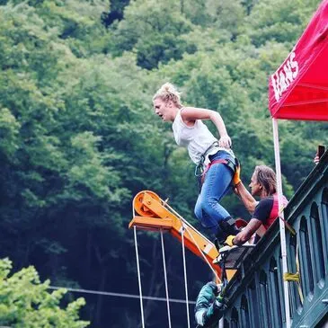 Viaduc de Pélussin, à 1h de Lyon, Rhône (69) - Saut à l'élastique Viaduc de Pélussin, à 1h de Lyon, Rhône (69) - Saut à l'élastique