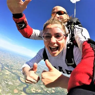 Saut en Parachute Tandem à Rodez Saut en Parachute Tandem à Rodez