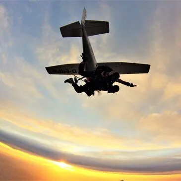 Saut en parachute en région Midi-Pyrénées Saut en parachute en région Midi-Pyrénées
