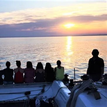 Sortie Privative en Catamaran de Course à Port-Camargue en région Languedoc-Roussillon Sortie Privative en Catamaran de Course à Port-Camargue en région Languedoc-Roussillon